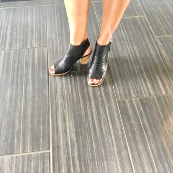 Paul Green Cayanne black leather shooties size 4.5 (7 us) - Picture 15 of 16